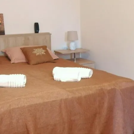 Oroszveg Apartamento *